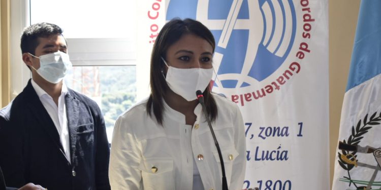 Viceministra de Previsión Social y Empleo, participa en clausura de pasantías laborales en la Municipalidad de Fraijanes