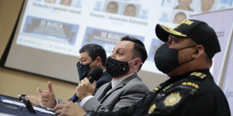 Mingob presenta la estrategia de los 100 “Más Buscados”