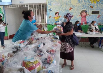 Segunda entrega de víveres en el Centro Álida España