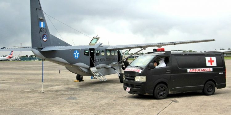 Fuerza Aérea Guatemalteca efectuó traslado aéreo de pacientes con Coronavirus, COVID-19
