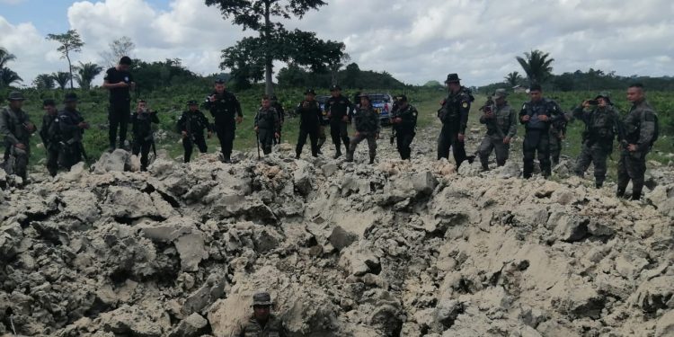 Ejército de Guatemala inhabilita pista clandestina en San Luis, Petén
