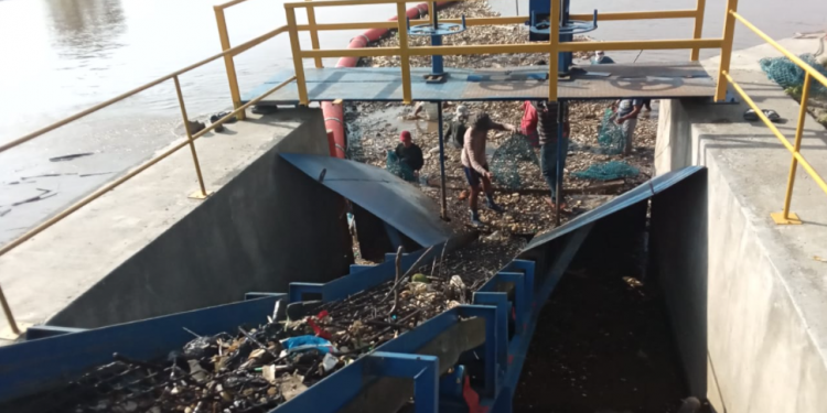 MARN sigue trabajando para sanear el río Motagua