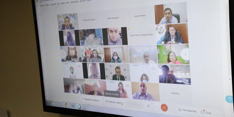 Buscan becas para profesionalizar a empleados públicos