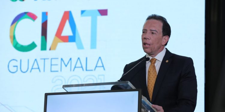 MINISTRO DE FINANZAS DESTACA GESTIÓN DE LA SAT Y AVANCES EN COMBATE AL CONTRANDO Y EVASIÓN