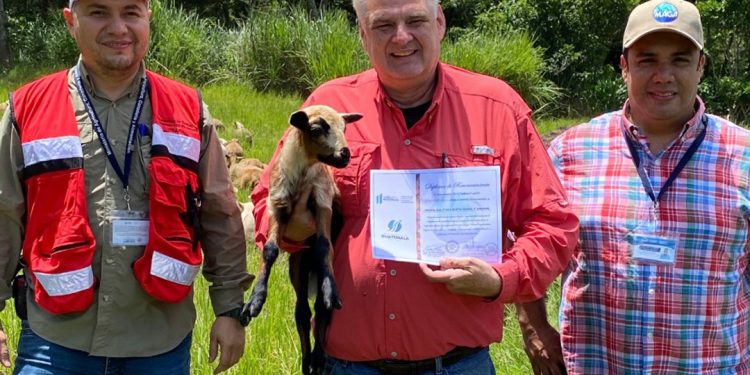 MAGA certifica el registro de la primera finca de producción pecuaria orgánica