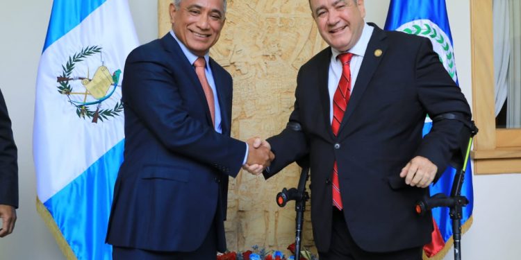 VISITA OFICIAL A LA REPÚBLICA DE GUATEMALA DEL EXCELENTÍSIMO SEÑOR JOHN BRICEÑO, PRIMER MINISTRO DE BELICE