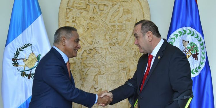VISITA OFICIAL A LA REPÚBLICA DE GUATEMALA DEL EXCELENTÍSIMO SEÑOR JOHN BRICEÑO, PRIMER MINISTRO DE BELICE