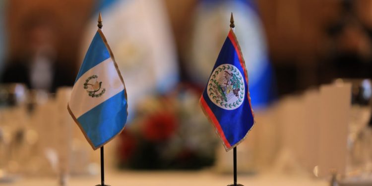 VISITA OFICIAL A LA REPÚBLICA DE GUATEMALA DEL EXCELENTÍSIMO SEÑOR JOHN BRICEÑO, PRIMER MINISTRO DE BELICE