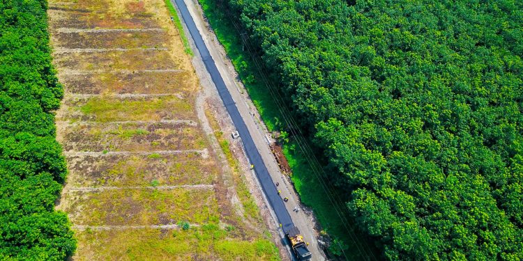 Reposición de asfalto en Santa Bárbara, Suchitepéquez  ¡El CIV no se detiene!
