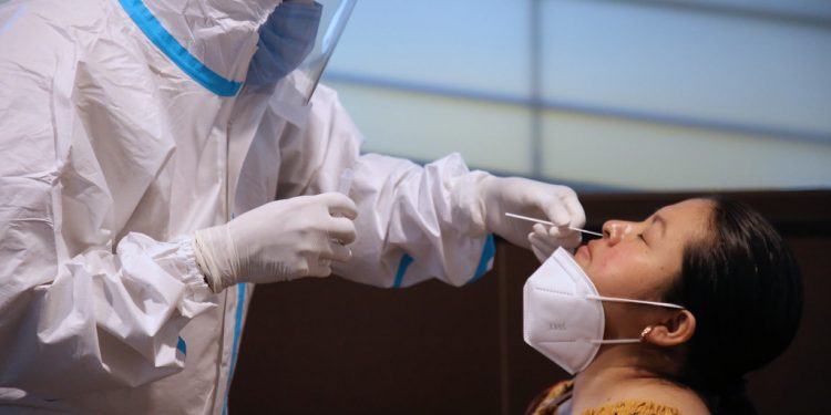 Personal del Mides se realiza prueba de COVID-19