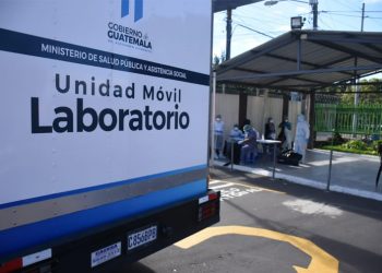 Laboratorios móviles realizan pruebas COVID-19 en distintos puntos  del área metropolitana
