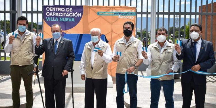 Inauguran nuevo Centro de Intecap en Villa Nueva