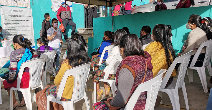 Mujeres de Sumpango reciben capacitación ambiental