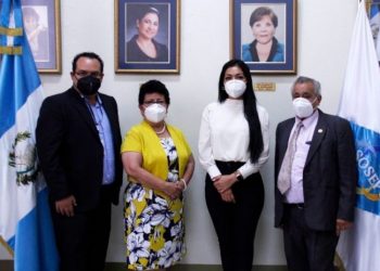 Secretaria Thelma Portillo recibe visita de diputada Vivian Preciado