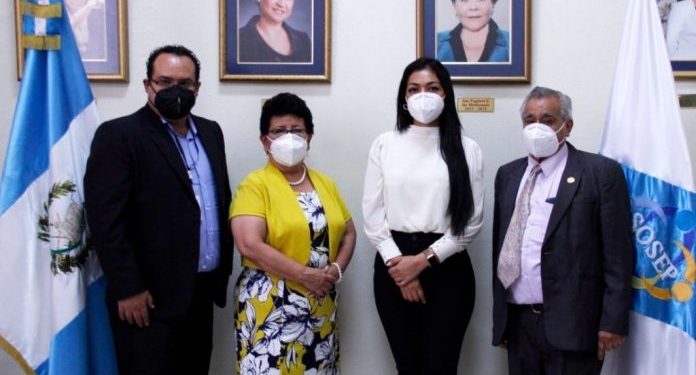 Secretaria Thelma Portillo recibe visita de diputada Vivian Preciado