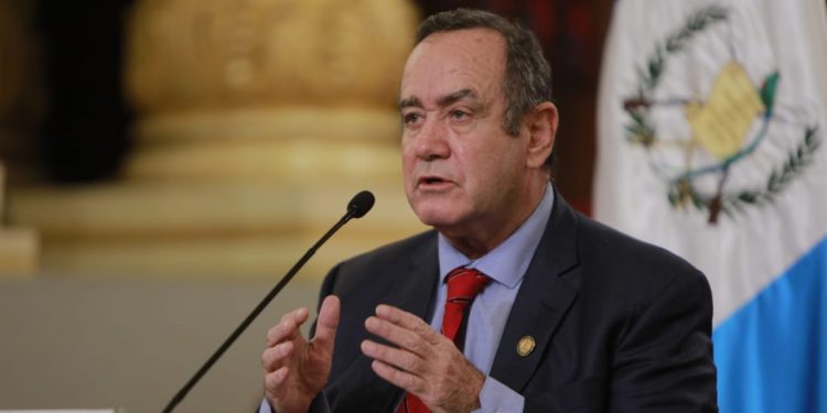 Presidente Giammattei anuncia gestiones para nuevas adquisiciones de vacunas contra COVID-19