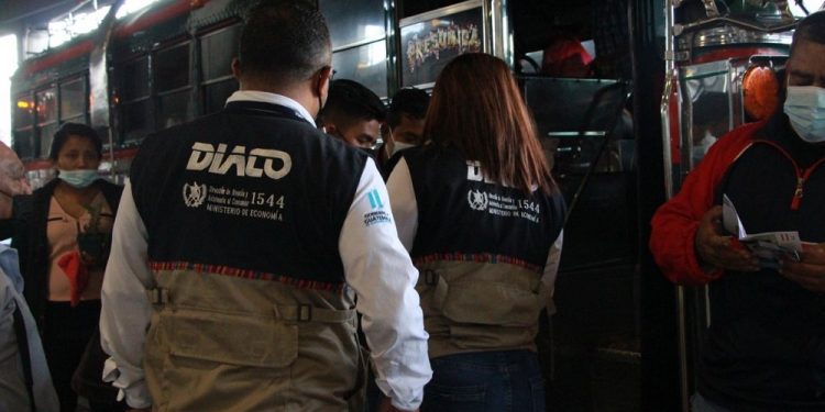 Diaco verifica precios de pasajes en transporte extraurbano de pasajeros