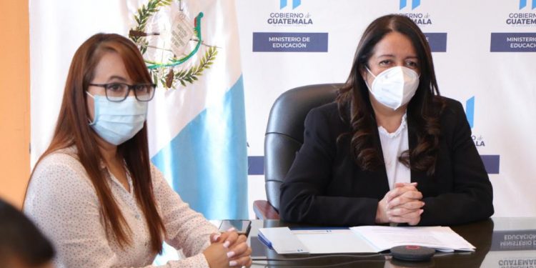 Ministra Claudia Ruíz participa en inauguración de Olimpiada Nacional de Ciencias 2021