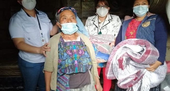Quetzaltenango: gestionan apoyo para beneficiaria de Mis Años Dorados