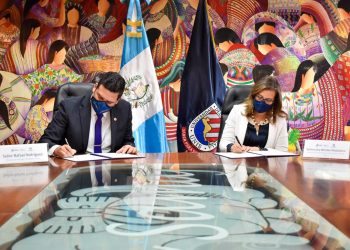 Mintrab y UNIS suscriben convenio de pasantías estudiantiles