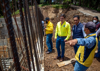 Ministro Rojas visita construcción de la planta de aguas residuales más grande de Guatemala