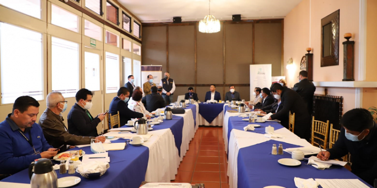 MARN impulsa gestión integral de los desechos y la protección hídrica en Quetzaltenango