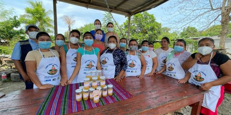 Mides ha otorgado becas a más de 8 mil estudiantes