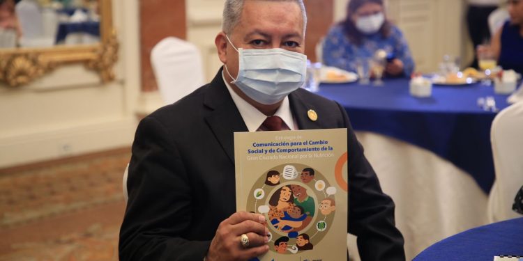 Presentan estrategia para el cambio social