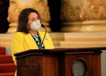 La Viceministra de Integración y Comercio Exterior, Edith de Molina, durante su presentación durante la tradicional conferencia de prensa que Gabinete de Gobierno lleva a cabo cada semana, en el Palacio Nacional de la Cultura.