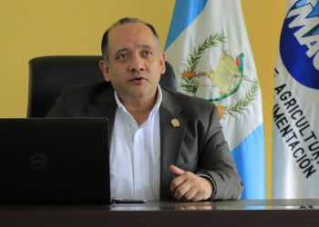 Guatemala fortalece acciones para proteger su patrimonio avícola