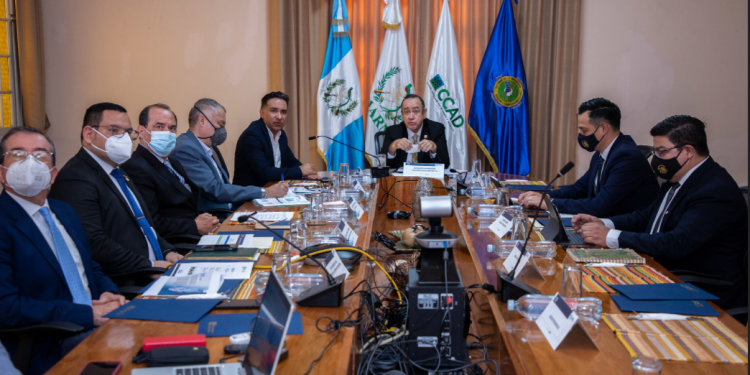 Presidente Alejandro Giammattei aprueba gestión del ministro Rojas Espino en el MARN