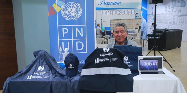 PNUD entrega equipo técnico al Mides para el Registro Social