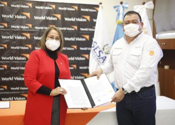 Aliados estratégicos: Sesan y Visión Mundial firman convenio