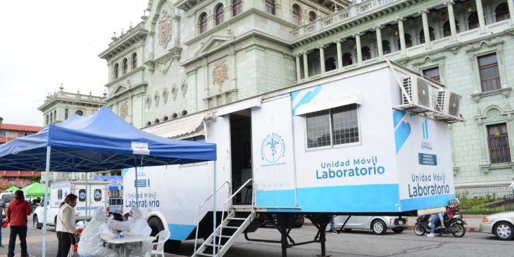 Ministerio de Salud continúa realizando pruebas para la detección de COVID-19