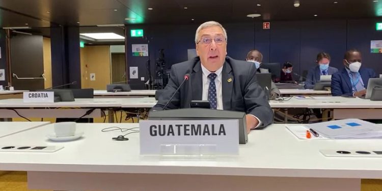 Ministro de Salud Dr. Francisco Coma se dirige ante la OMS