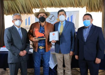 MAGA fortalece apoyo a sector ganadero y reconoce labor