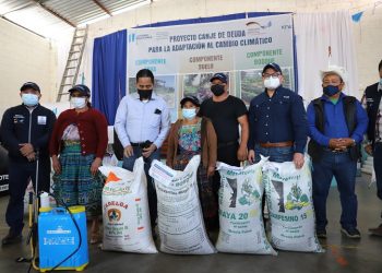 Proyecto de adaptación climática del MARN fortalece prácticas agrícolas y da insumos a familias de Quiché