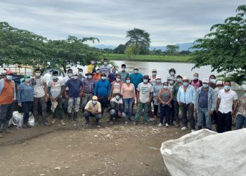 Personal del MARN trabaja arduamente para sanear el río Motagua