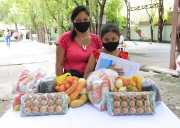 Más de siete mil escuelas fueron atendidas por pequeños productores