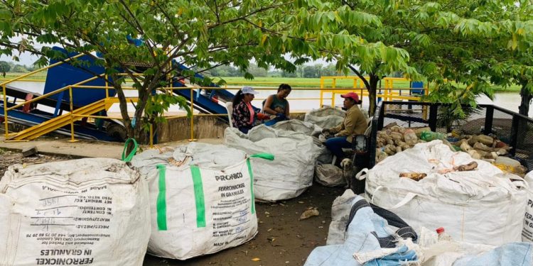 Equipos del MARN trabajan por el saneamiento del río Motagua