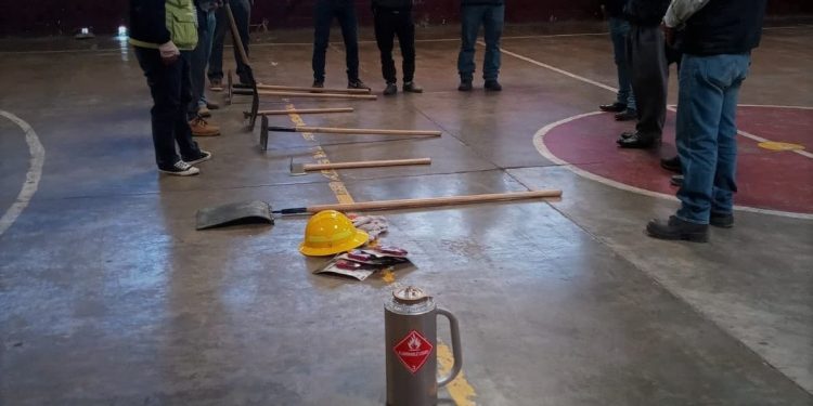 Brigadistas de Patzicía reciben capacitación sobre incendios forestales