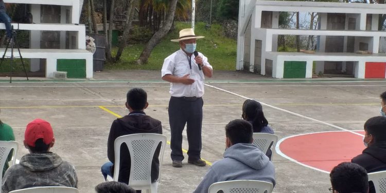 Educación ambiental y jornada de limpieza lleva responsabilidad ambiental a Pachalum, Quiché