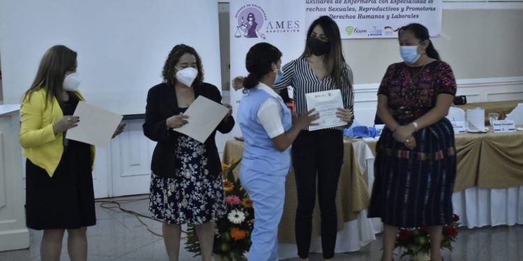 MINTRAB Y AMES CERTIFICAN A PROMOTORES DE DERECHOS HUMANOS Y LABORALES