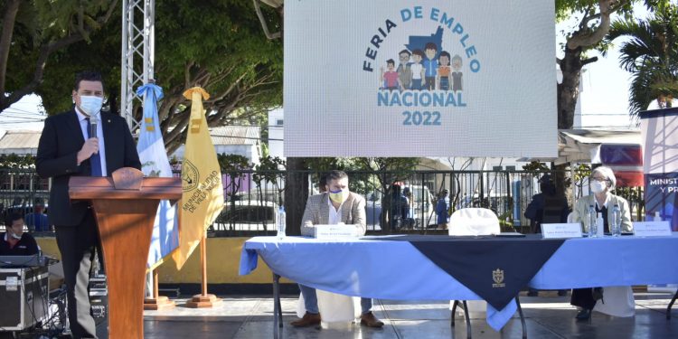 MINTRAB INAUGURA FERIA NACIONAL DE EMPLEO 2022 Y FIRMA CARTA DE ENTENDIMIENTO PARA EL FUNCIONAMIENTO DE VUME EN VILLA NUEVA