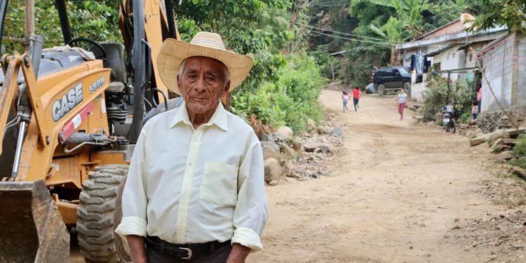 Mides inicia trabajos para mejorar caminos rurales en Santa Rosa