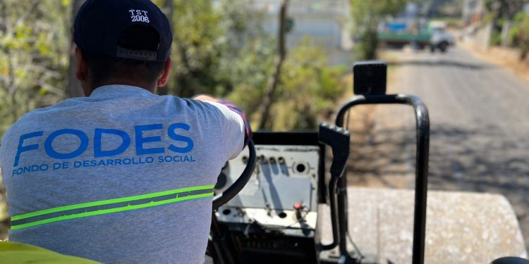 Mides inicia trabajos para mejorar caminos rurales en Santa Rosa