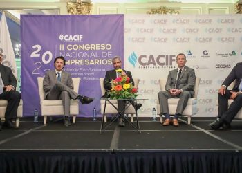 Ministro de Economía presenta las ventajas de invertir en Guatemala durante Congreso Nacional de Empresarios