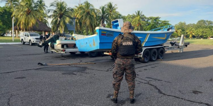 Marina de la Defensa Nacional interceptó tres embarcaciones con ilícitos en el pacífico guatemalteco