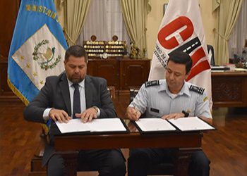 Ministerio de la Defensa Nacional y Ministerio de Comunicaciones, Infraestructura y Vivienda suscriben Convenio de Cooperación Interinstitucional para la construcción de 97 viviendas