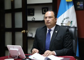 Canciller de Guatemala y director general de la OIM abordan temas de migración y cooperación